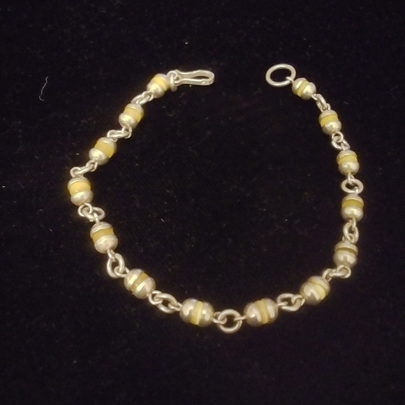 Bracelet - Picture 1 of 4